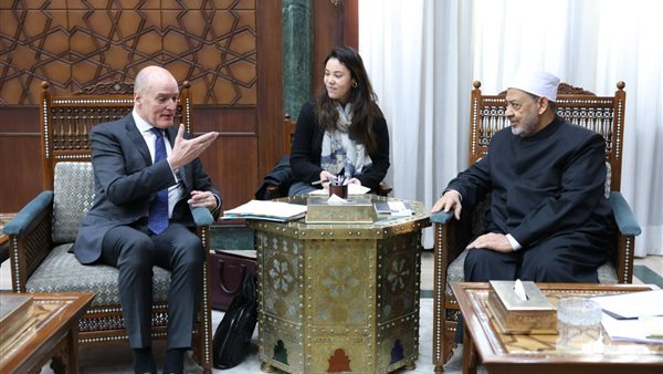 شيخ الأزهر يستقبل السفير الهولندي لحقوق الإنسان لبحث التعاون شيخ الأزهر يستقبل السفير الهولندي لحقوق الإنسان لبحث التعاون
