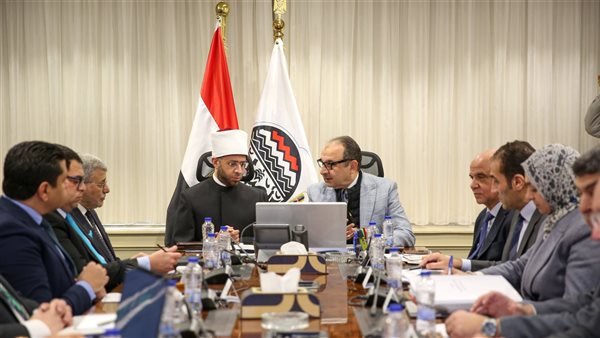 وزيرا قطاع الأعمال العام والأوقاف يبحثان سبل تعزيز التعاون المشترك