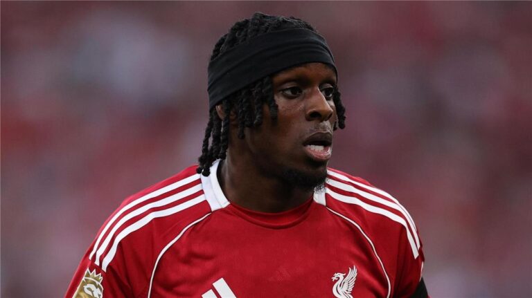 فريمبونج عن لاعب ليفربول: أسطورة واللعب بجانبه شرف