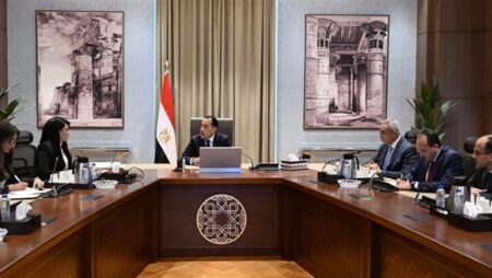 رئيس الوزراء يلتقي وزيرة التخطيط لمتابعة البرنامج التنفيذي لـ"السردية الوطنية"