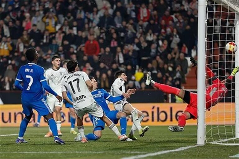 أسطورة ريال مدريد السابق: خسارة ألباسيتي فضيحة.. واللاعبون انتصروا على ألونسو أسطورة ريال مدريد السابق: خسارة ألباسيتي فضيحة.. واللاعبون انتصروا على ألونسو