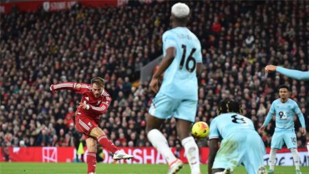 ترتيب الدوري الإنجليزي بعد تعادل ليفربول وآرسنال