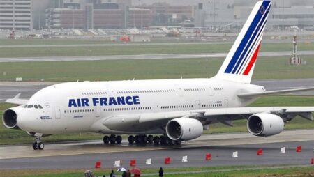 «إير فرانس» توقف خط باريس–بانجي المباشر اعتبارًا من مطلع فبراير دون توضيح الأسباب