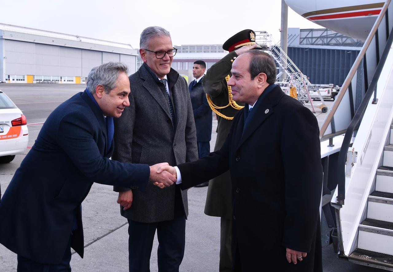 بالصور.. السيسي يصل زيورخ للمشاركة في منتدى دافوس