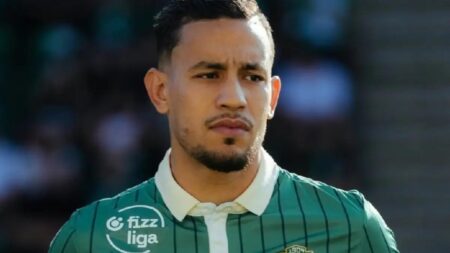 خاص | حقيقة مفاوضات الأهلي لضم الجزائري أحمد نذير بن بوعلي من الدوري المجري