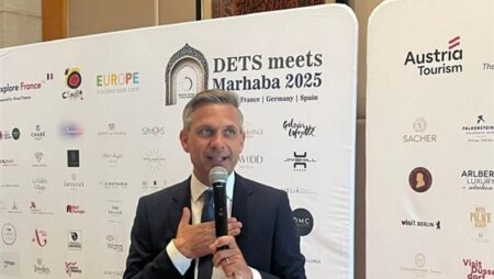 وزير الاقتصاد النمساوي يؤكد ضرورة تعزيز الاستثمارات مع دول أمريكا الشمالية