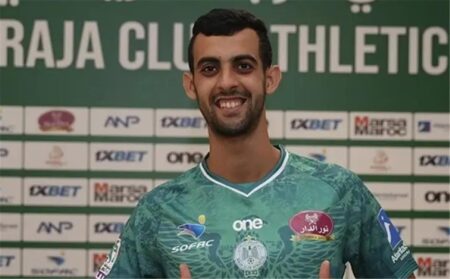 سأغادر وضميري مرتاح.. يوسف بلعمري يوجه رسالة لجماهير الرجاء قبل انضمامه لـ الأهلي