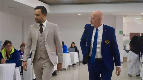 محمد شعبان يحاضر مع مسئولي الاتحاد العالمي للتايكوندو في معسكر الحكام الدولي