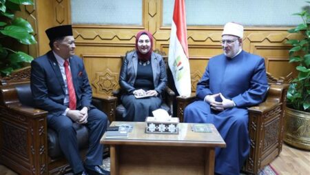 وكيل الأزهر يستقبل وزير الشؤون الدينية بولاية صباح الماليزية لبحث التعاون المشترك