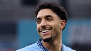 عملاق أوروبي يجتمع مع مانشستر سيتي لضم عمر مرموش