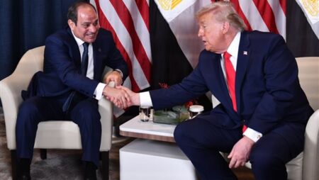 5 صور ترصد لقاء السيسي وترامب بــ" دافوس "