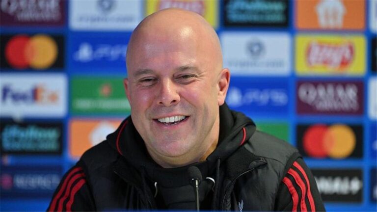 كاراجر يدافع عن سلوت: الأمور تفاقمت بسبب محمد صلاح كاراجر يدافع عن سلوت: الأمور تفاقمت بسبب محمد صلاح