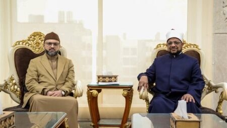 أمين "البحوث الإسلاميَّة" يبحث التعاون العِلمي والفكري مع وفدين من باكستان والإمارات