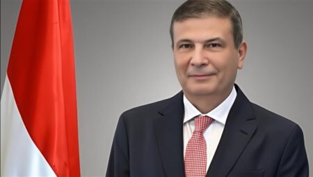 وزير الزراعة يهنئ وزير الداخلية بمناسبة الذكرى الـ 74 لعيد الشرطة