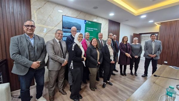 “الصناعات النسيجية”تبحث مع CBI الهولندية تعزيز الصادرات وإطلاق علامة تجارية موحدة للمنسوجات "الصناعات النسيجية"تبحث مع CBI الهولندية تعزيز الصادرات وإطلاق علامة تجارية موحدة للمنسوجات