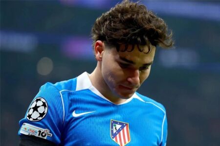 قلق وورقة انتخابية.. تطورات موقف برشلونة من التعاقد مع جوليان ألفاريز الصيف المقبل