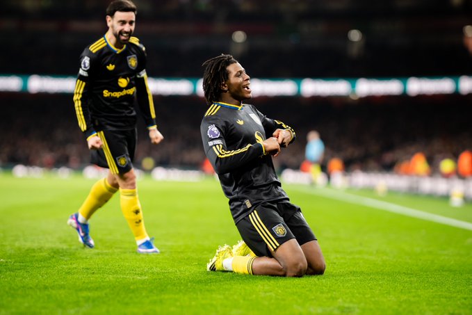 هدية اليونايتد للسيتي.. مانشستر يونايتد يتغلب على أرسنال بثلاثية لهدفين