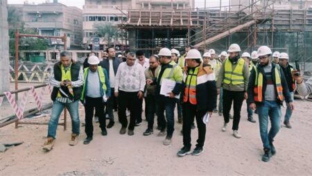 وزير الصحة يتلقى تقريرًا عن معدلات الإنجاز في 23 مشروعًا صحيًا بـ7 محافظات وزير الصحة يتلقى تقريرًا عن معدلات الإنجاز في 23 مشروعًا صحيًا بـ7 محافظات