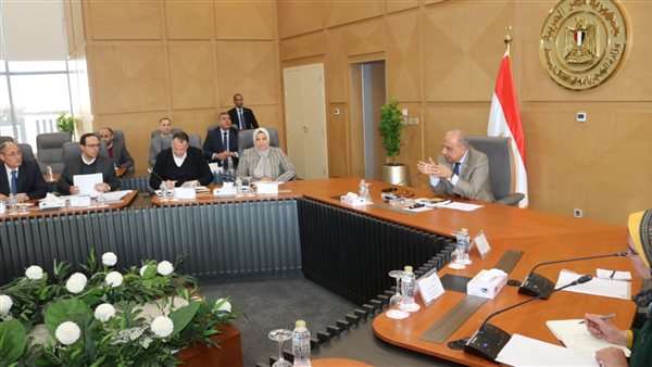 تفاصيل اجتماع وزير الكهرباء لمتابعة مستجدات تنفيذ مشروعات الطاقات المتجددة تفاصيل اجتماع وزير الكهرباء لمتابعة مستجدات تنفيذ مشروعات الطاقات المتجددة