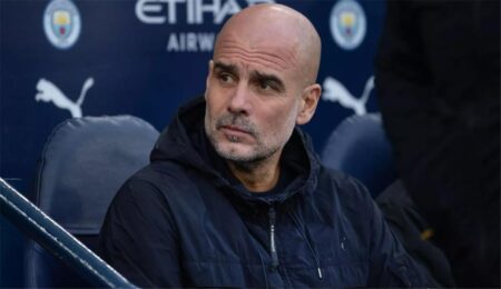 حكم إنجليزي يفتح النار على جوارديولا: لا يعرف الروح الرياضية وتصرفاته تجعله صغيرًا