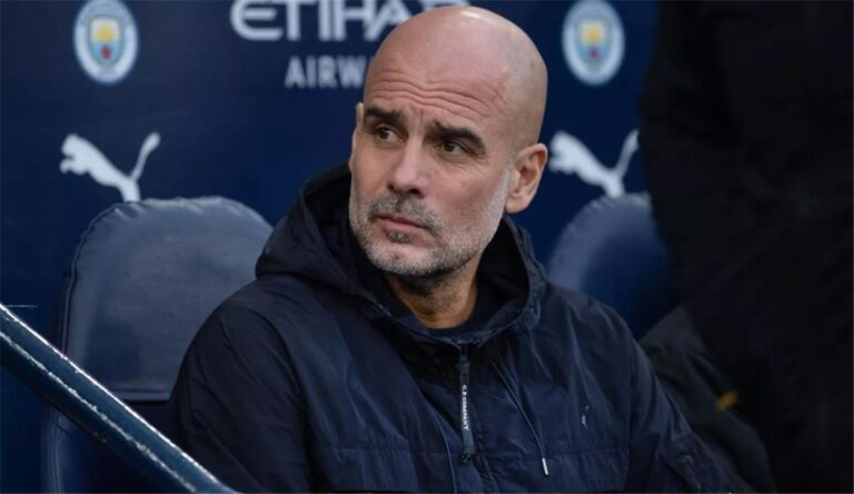 حكم إنجليزي يفتح النار على جوارديولا: لا يعرف الروح الرياضية وتصرفاته تجعله صغيرًا