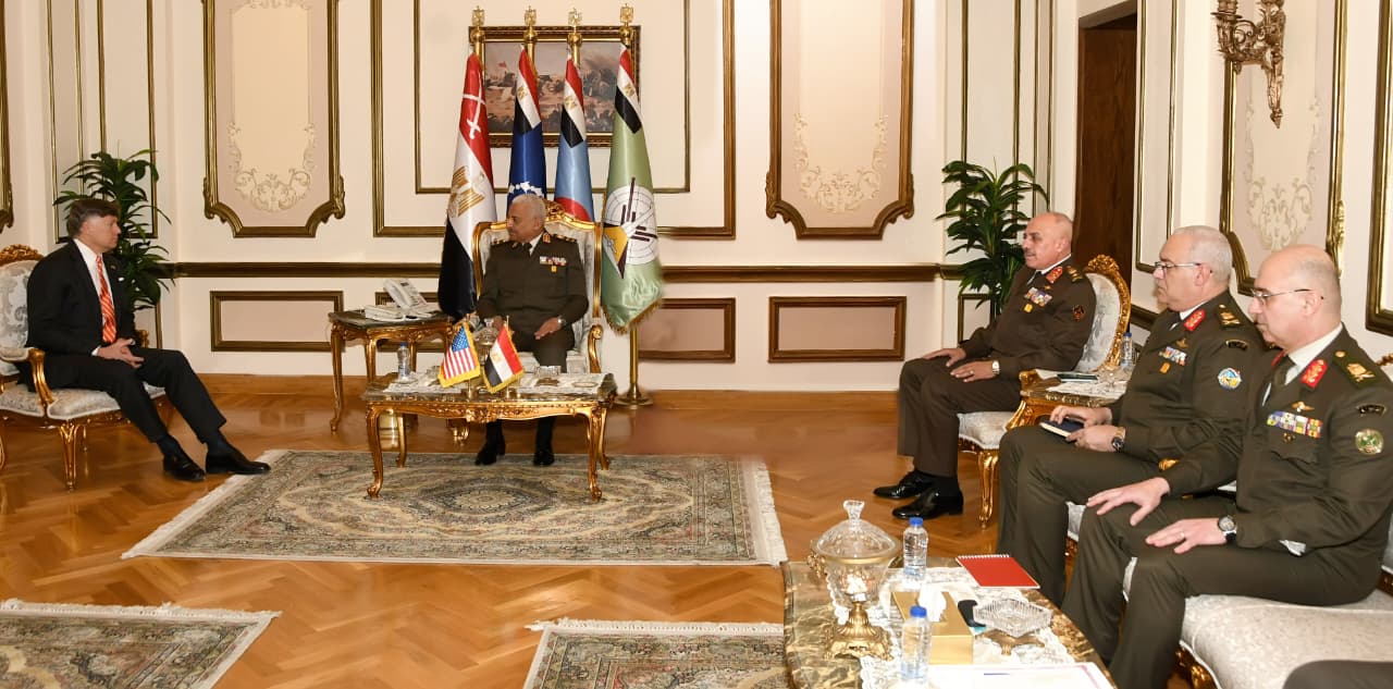 وزير الدفاع يلتقى نائب وزير الخارجية الأمريكى.. صور