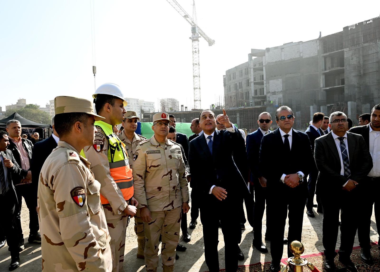 رئيس الوزراء يتفقد مشروع إنشاء مُستشفى هليوبوليس الجديدة.. صور