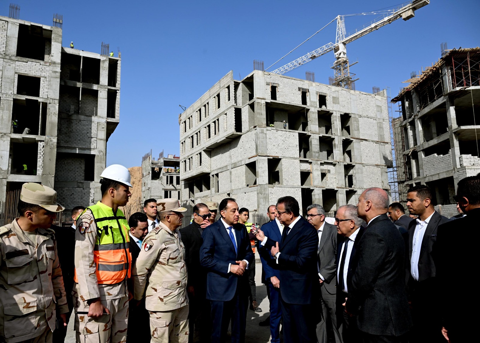 رئيس الوزراء يتفقد مشروع إنشاء مُستشفى هليوبوليس الجديدة.. صور