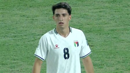 خاص | هل تفاوض الأهلي من أجل ضم أجوستين منصور لاعب فلسطين؟