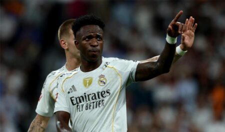 فينيسيوس يمنح مهلة محددة لـ ريال مدريد لحسم تمديد عقده فينيسيوس يمنح مهلة محددة لـ ريال مدريد لحسم تمديد عقده