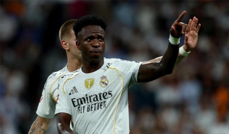 فينيسيوس يمنح مهلة محددة لـ ريال مدريد لحسم تمديد عقده فينيسيوس يمنح مهلة محددة لـ ريال مدريد لحسم تمديد عقده