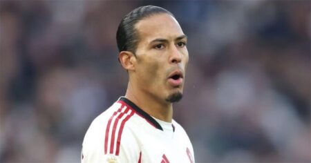 فان دايك: أتمنى بقاء لاعب ليفربول.. وأتحمل المسئولية دائمًا فان دايك: أتمنى بقاء لاعب ليفربول.. وأتحمل المسئولية دائمًا