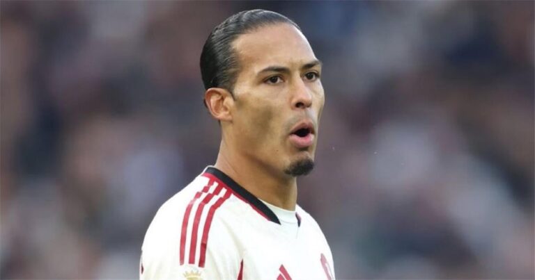 فان دايك: أتمنى بقاء لاعب ليفربول.. وأتحمل المسئولية دائمًا فان دايك: أتمنى بقاء لاعب ليفربول.. وأتحمل المسئولية دائمًا