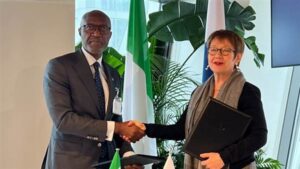 بـ100 مليون دولار.. البنك الأوروبي لإعادة الإعمار والتنمية يطلق أولى استثماراته بنيجيريا