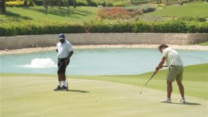 منافسة كبيرة على صدارة بطولة مراسي 2 للجولف