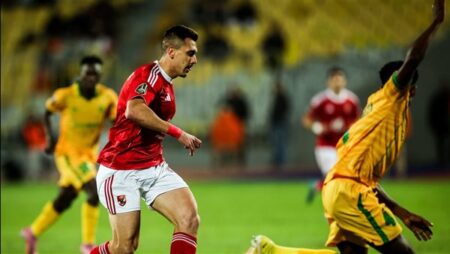 رسميًا .. الأهلي يعلن إعارة جراديشار إلى أويبيشت المجري