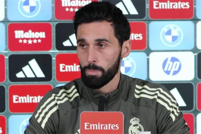 أربيلوا يسخر من سؤال حول مورينيو.. ويؤكد: لن أخبركم بحديثي مع اللاعبين