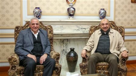 وزير قطاع الأعمال العام يتفقد شركة مصر للغزل والنسيج بالمحلة الكبرى