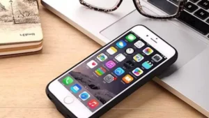 أضرار الهواتف.. هل تسبب سرطان المخ والعين؟