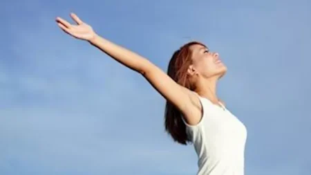 عادات صباحية بسيطة تصنع فرقًا كبيرًا في يومك