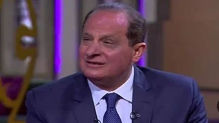 "كل يوم والتاني تتجوز".. هاني مهنا يكشف موقفًا طريفًا جمعه بالرئيس الراحل مبارك "كل يوم والتاني تتجوز".. هاني مهنا يكشف موقفًا طريفًا جمعه بالرئيس الراحل مبارك