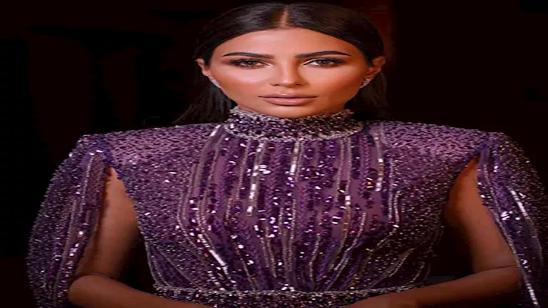 جمعت بين الجرأة والأناقة.. مهيرة عبد العزيز بإطلالة مُلفتة جمعت بين الجرأة والأناقة.. مهيرة عبد العزيز بإطلالة مُلفتة