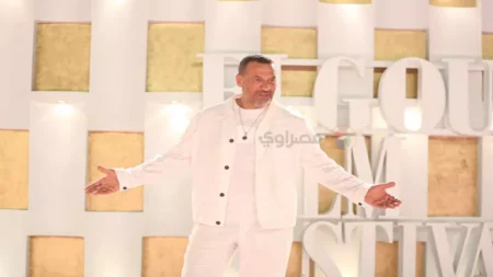 بالأسود.. ماجد المصري وزوجته يتألقان علي "ريد كاربت" حفل Joy Awards