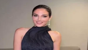 خطفت الأنظار.. 10 صور ومعلومات عن إطلالة رزان جمال