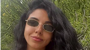 فستان أسود ساحر.. إطلالة جذابة لـ سلمى أبو ضيف في حفل Joy Awards