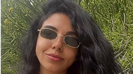 فستان أسود ساحر.. إطلالة جذابة لـ سلمى أبو ضيف في حفل Joy Awards