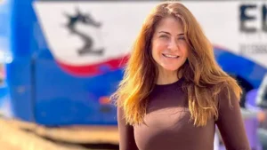 "شورت قصير".. هيدي كرم تجذب الأنظار بإطلالة ناعمة