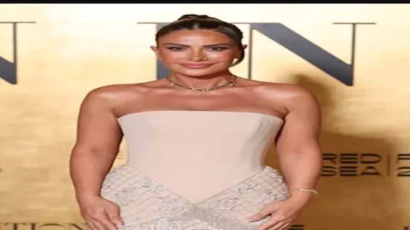 كالأميرات.. صبا مبارك بفستان ملكي مميز في حفل Joy Awards