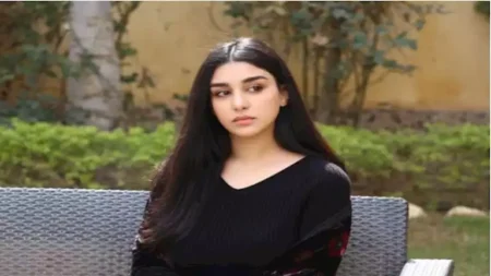 جيهان خليل بإطلالة شتوية.. لماذا اختارت اللون الأحمر؟