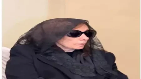 أسامة وغسان الرحباني يعزيان فيروز في وفاة ابنها "هلي" (صور) أسامة وغسان الرحباني يعزيان فيروز في وفاة ابنها "هلي" (صور)